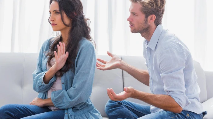 Γιατί οι άνθρωποι παραμένουν σε δυστυχισμένες σχέσεις και “περιμένουν την αγάπη”: 4 λόγοι